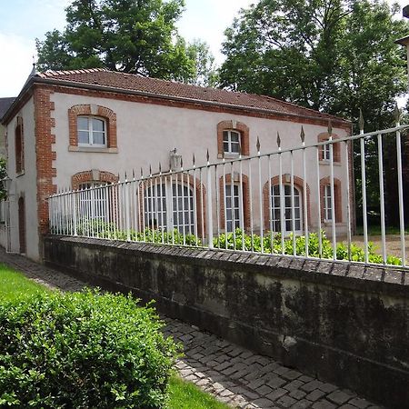 Chateau Mesny Gite Au Fil Des Pages Vic-sur-Seille Экстерьер фото