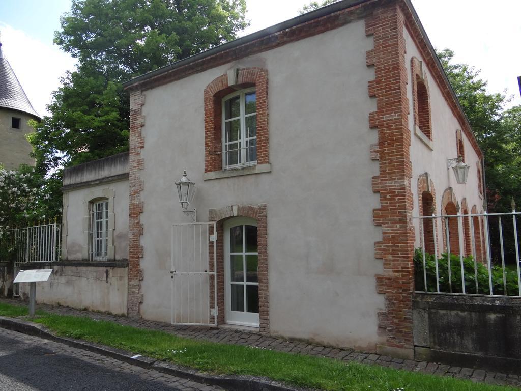 Chateau Mesny Gite Au Fil Des Pages Vic-sur-Seille Экстерьер фото